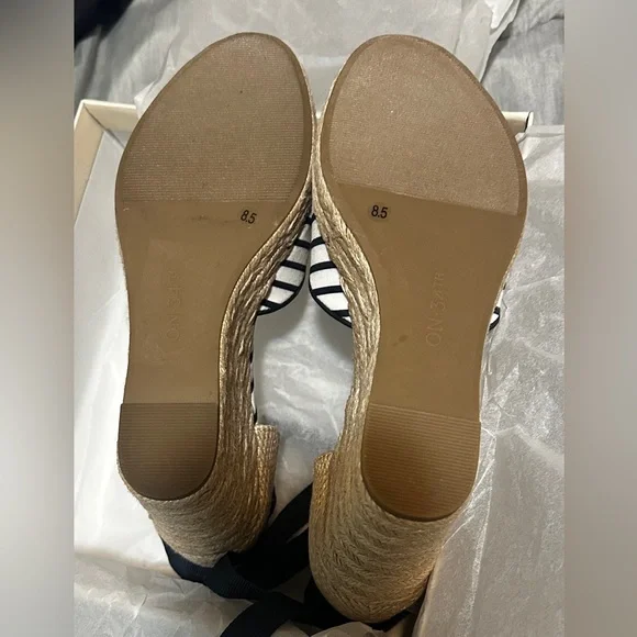 NWT On 34th Melindaa Espadrille Wedge Sandals Navy and White - Picture 6 of 7